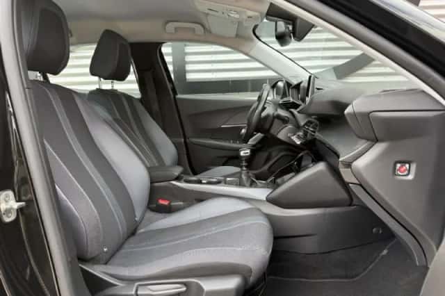 Peugeot 2008 (2020) thumbnail 6