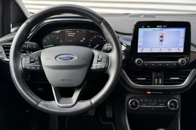 Ford Fiesta (2017) thumbnail 2