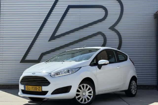 Ford Fiesta (2015) thumbnail 1