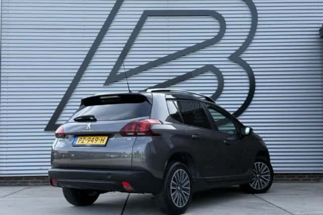Peugeot 2008 (2017) thumbnail 3