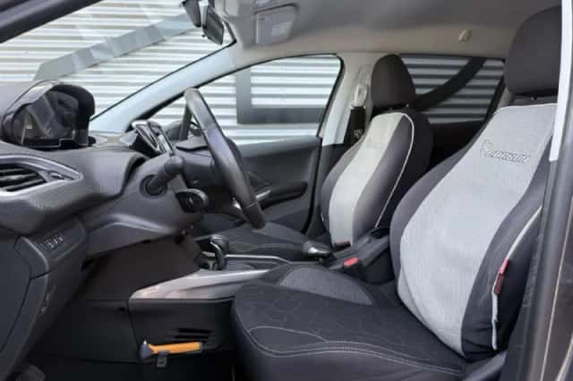 Peugeot 2008 (2017) thumbnail 4