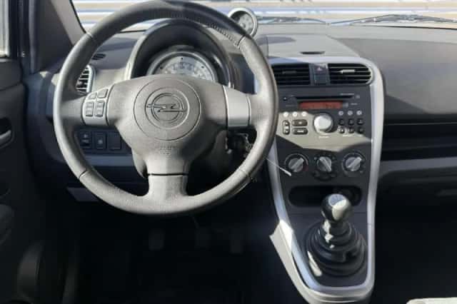 Opel Agila (2012) thumbnail 2