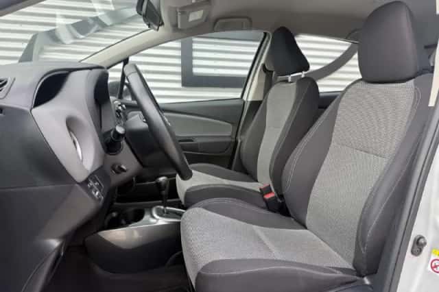 Toyota Yaris (2016) thumbnail 4