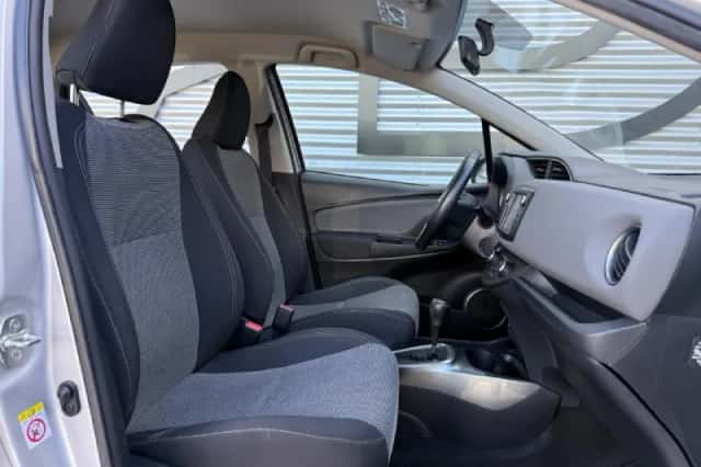 Toyota Yaris (2016) thumbnail 6