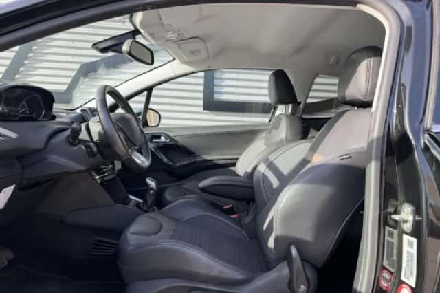 Peugeot 208 (2012) thumbnail 4