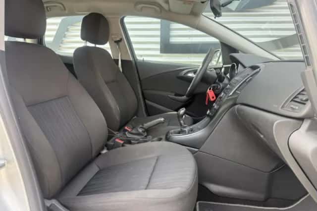 Opel Astra (2015) thumbnail 6
