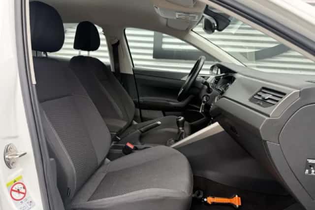 Volkswagen Polo (2017) thumbnail 6