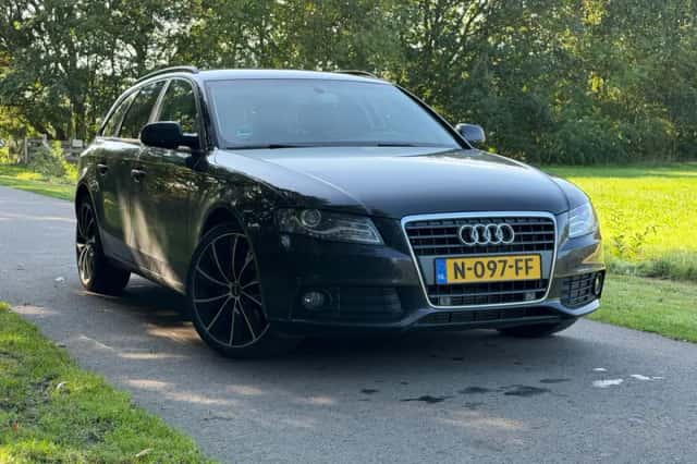 Audi A4 (2011) thumbnail 5