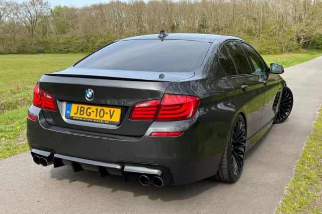 BMW 5-Serie (2011) thumbnail 2
