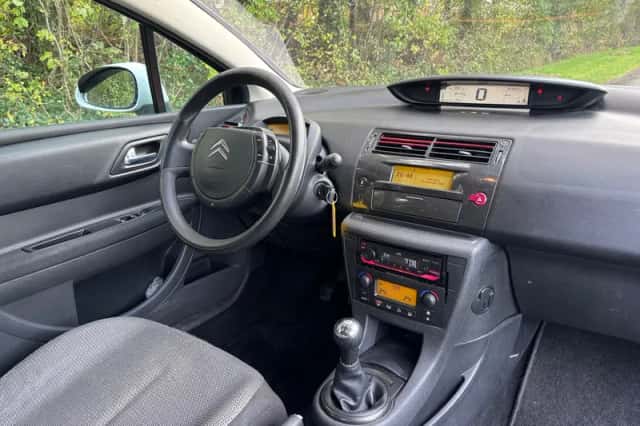 Citroën C4 (2009) thumbnail 2