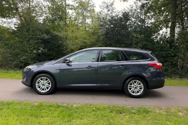 Ford Focus (2014) thumbnail 2