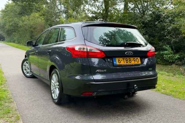Ford Focus (2014) thumbnail 4