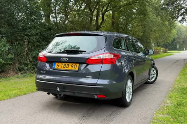 Ford Focus (2014) thumbnail 5