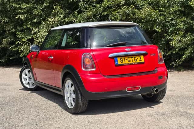MINI Cooper (2008) thumbnail 2