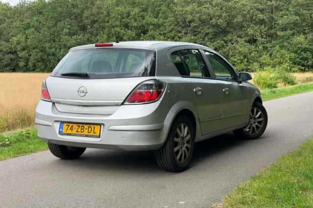 Opel Astra (2007) thumbnail 4