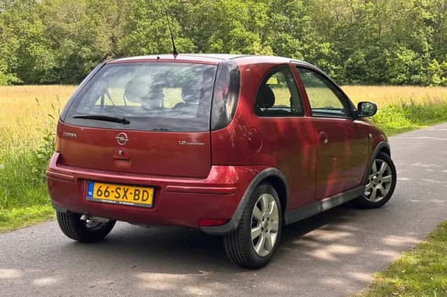 Opel Corsa (2006) thumbnail 4