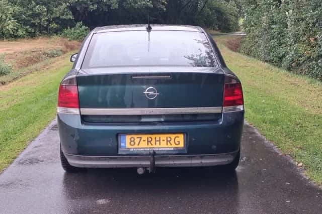 Opel Vectra (2005) thumbnail 4