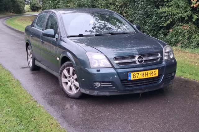 Opel Vectra (2005) thumbnail 5