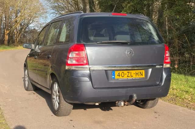 Opel Zafira (2008) thumbnail 3