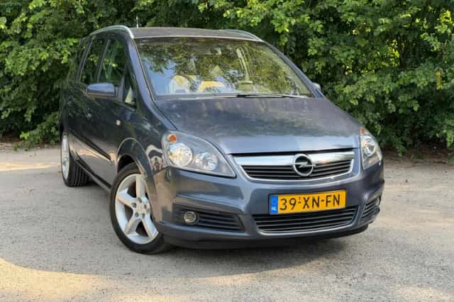 Opel Zafira (2007) thumbnail 5