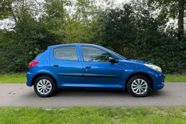 Peugeot 206+ (2011) thumbnail 6