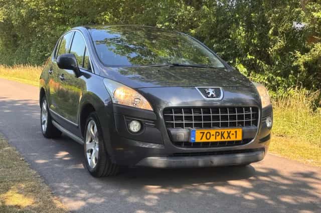 Peugeot 3008 (2011) thumbnail 4
