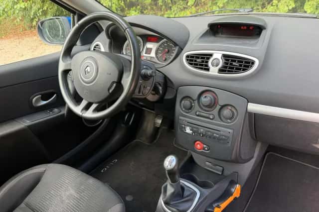 Renault Clio (2010) thumbnail 3