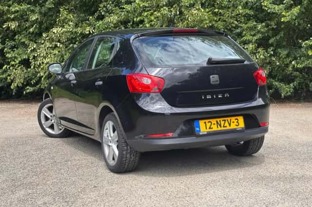 SEAT Ibiza (2011) thumbnail 2