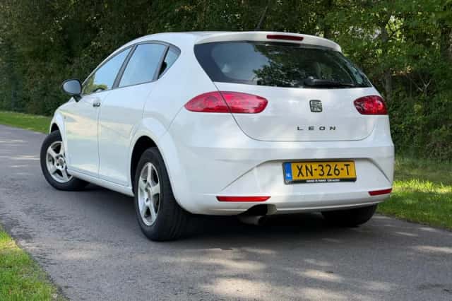 SEAT Leon (2011) thumbnail 2