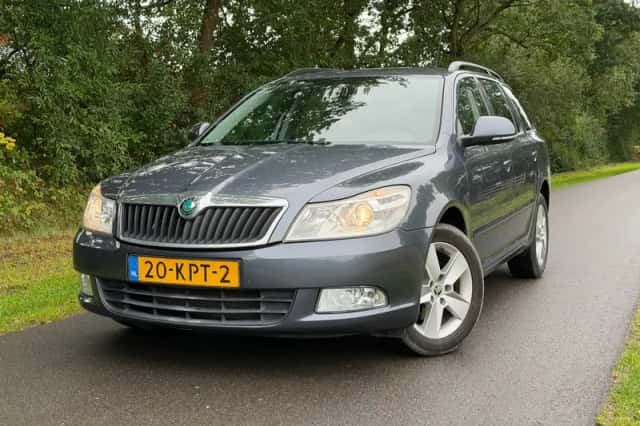 Škoda Octavia (2010) thumbnail 1