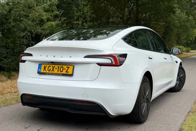 Tesla Model 3 (2026) thumbnail 5