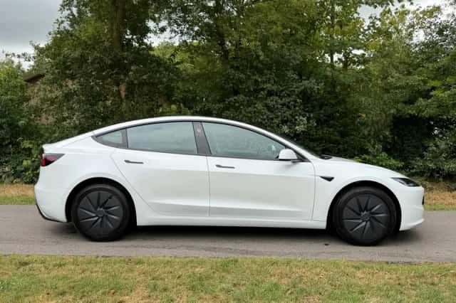 Tesla Model 3 (2026) thumbnail 6