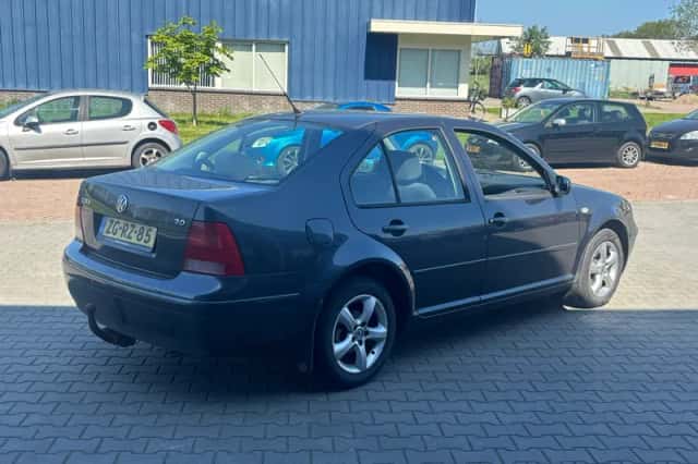 Volkswagen Bora (1999) thumbnail 4