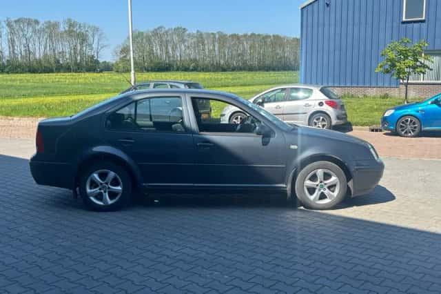 Volkswagen Bora (1999) thumbnail 5