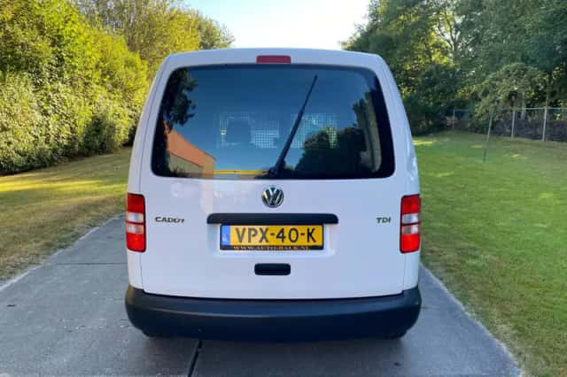 Volkswagen Caddy (2012) thumbnail 3