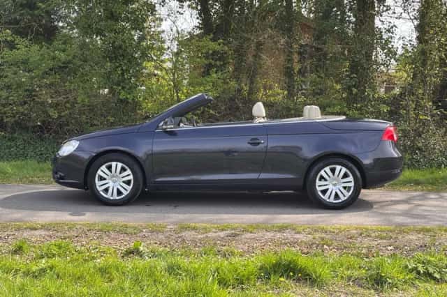 Volkswagen Eos (2007) thumbnail 2