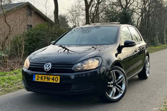 Volkswagen Golf (2010) thumbnail 1