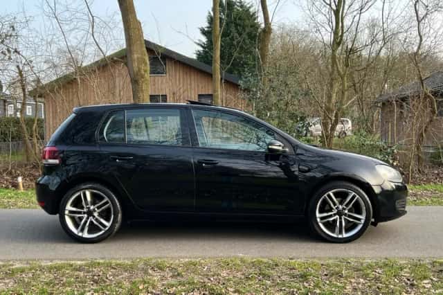 Volkswagen Golf (2010) thumbnail 6