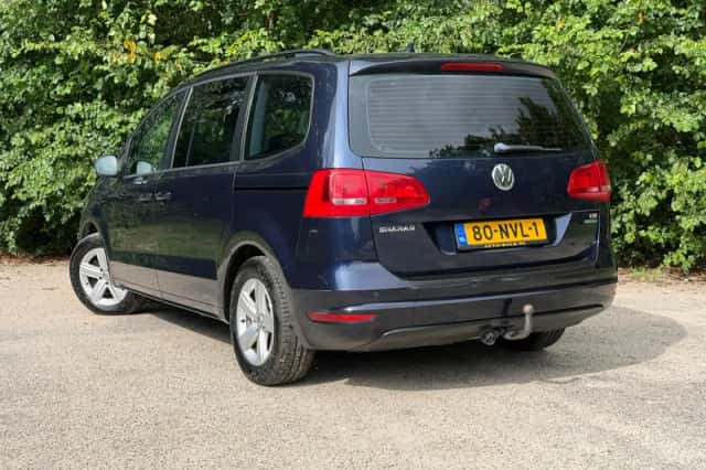 Volkswagen Sharan (2010) thumbnail 2