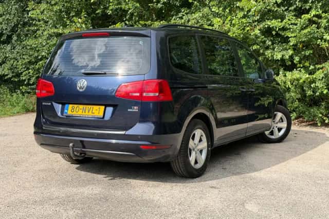 Volkswagen Sharan (2010) thumbnail 4