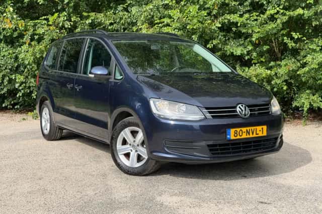 Volkswagen Sharan (2010) thumbnail 5