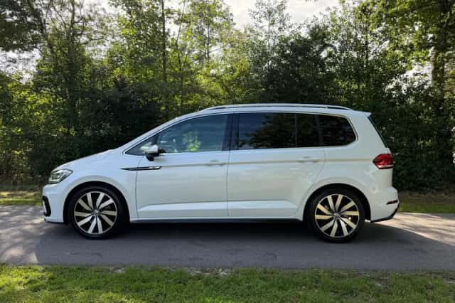 Volkswagen Touran (2016) thumbnail 2