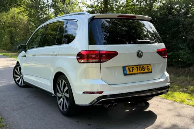 Volkswagen Touran (2016) thumbnail 4