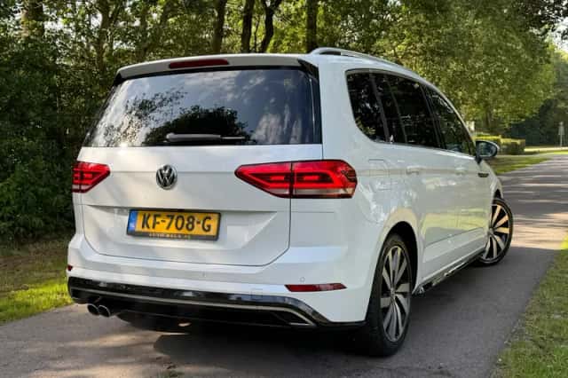 Volkswagen Touran (2016) thumbnail 5