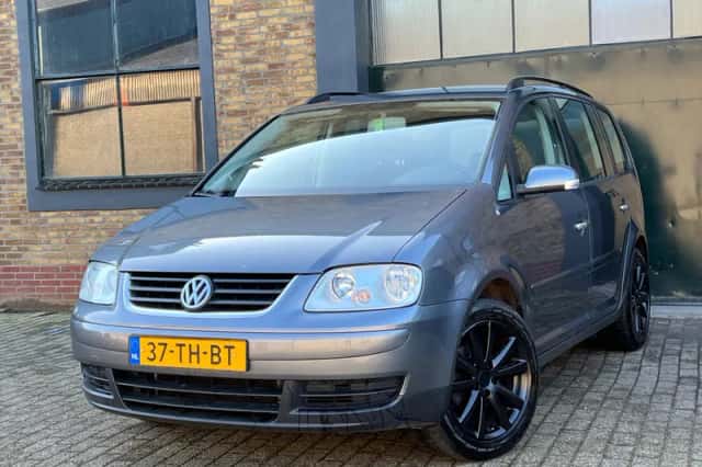 Volkswagen Touran (2007) thumbnail 1