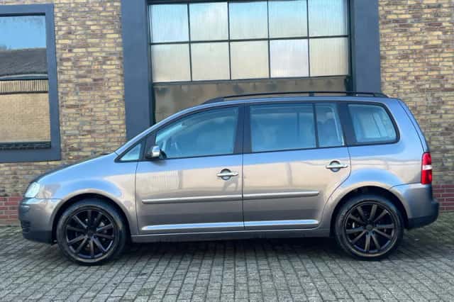 Volkswagen Touran (2007) thumbnail 2