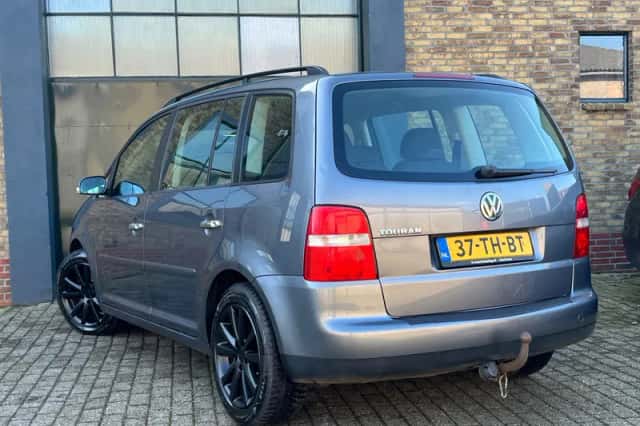 Volkswagen Touran (2007) thumbnail 3