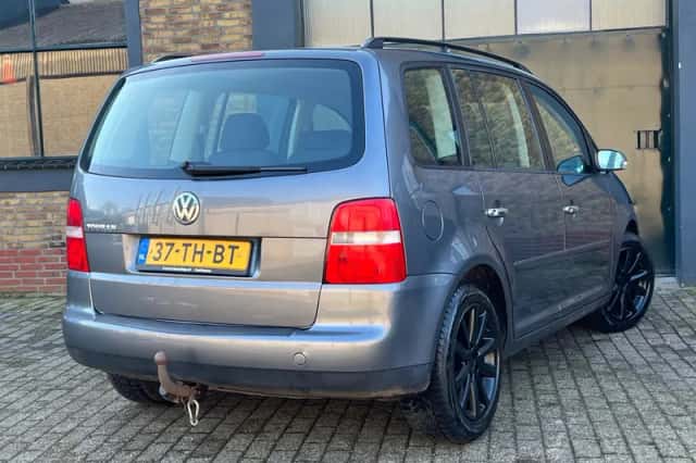 Volkswagen Touran (2007) thumbnail 4