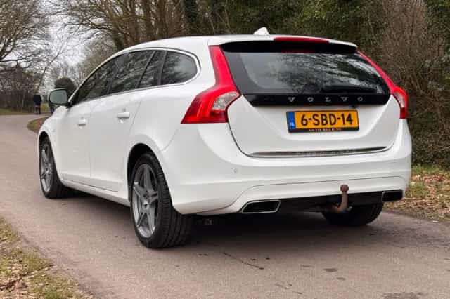 Volvo V60 (2013) thumbnail 4