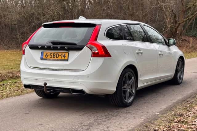 Volvo V60 (2013) thumbnail 5